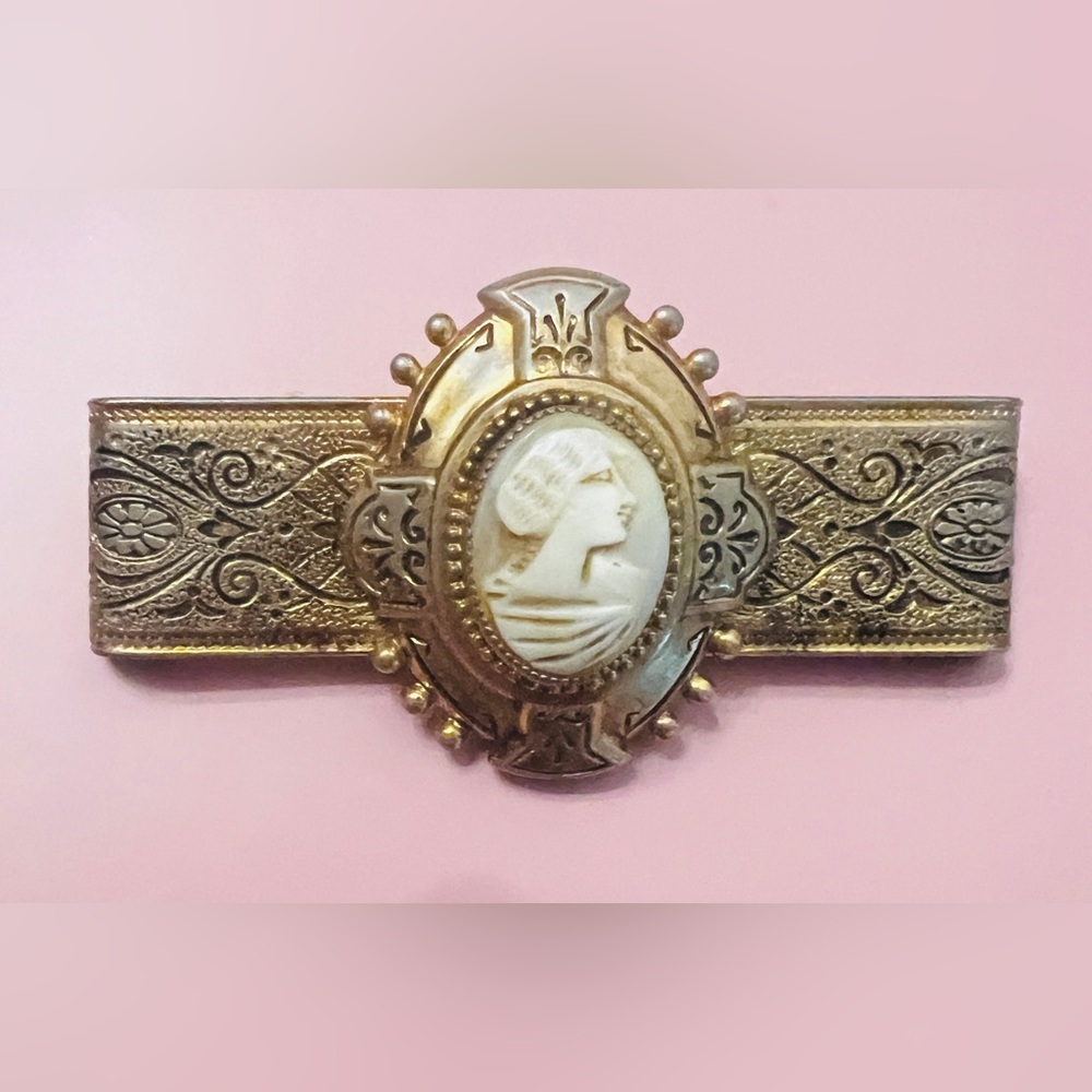 Victorian Brooch Taille d 'Epargne Enamel Gold
Filled Pin Mourning Jewelry